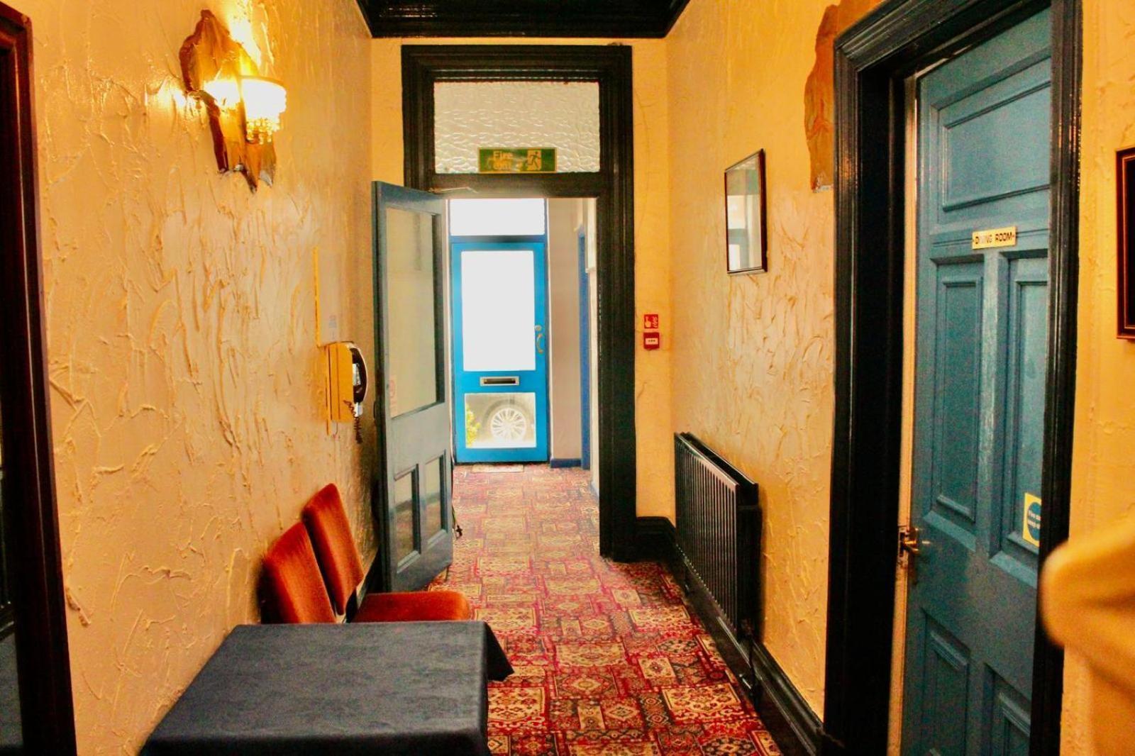 Beach Blackpool Hotel - Great Location, Comfortable Beds Eksteriør bilde